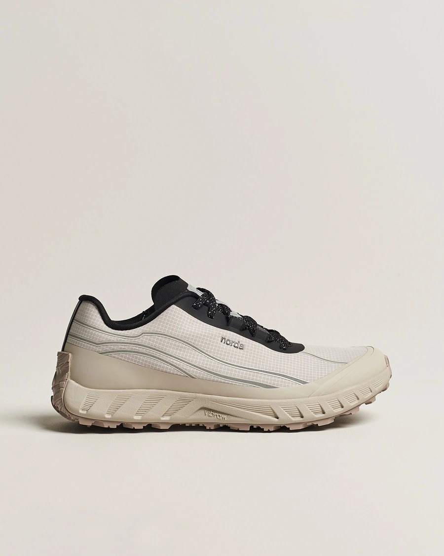 Norda 002 Running Sneakers Cinder – Beige