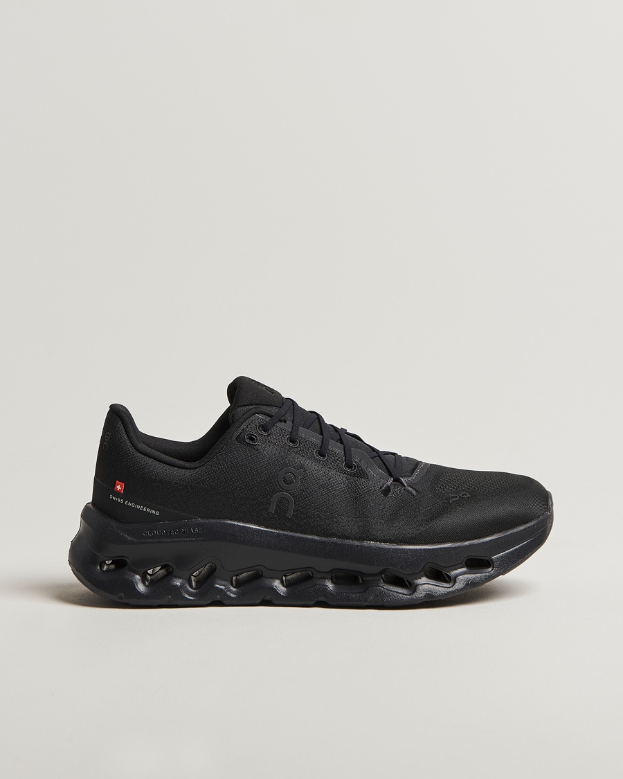 On Cloudtilt Black/Black – Musta