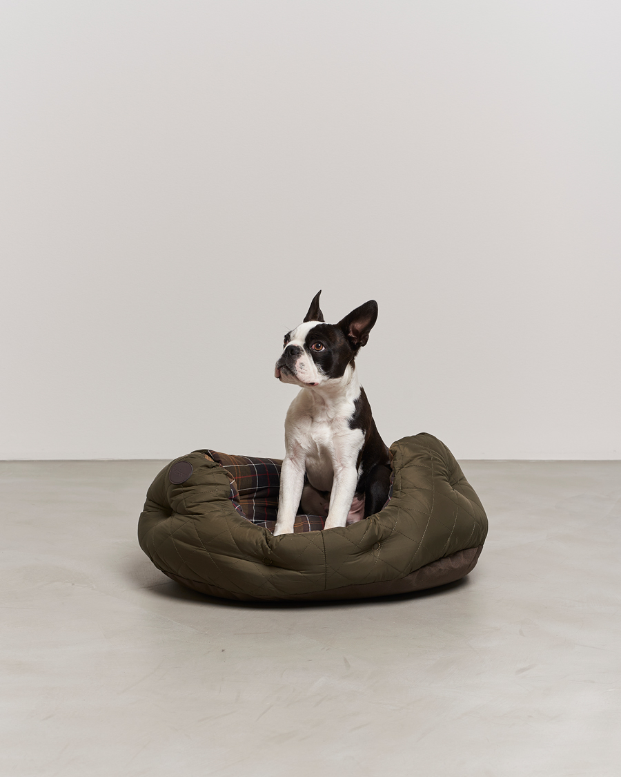 Mies | Koirille | Barbour Lifestyle | Quilted Dog Bed 24'  Olive