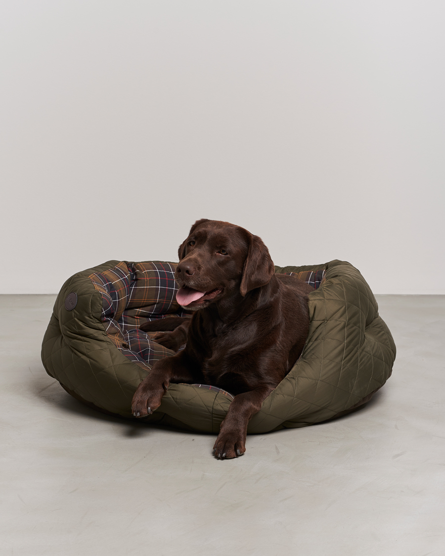 Mies | Koirille | Barbour Lifestyle | Quilted Dog Bed 35' Olive