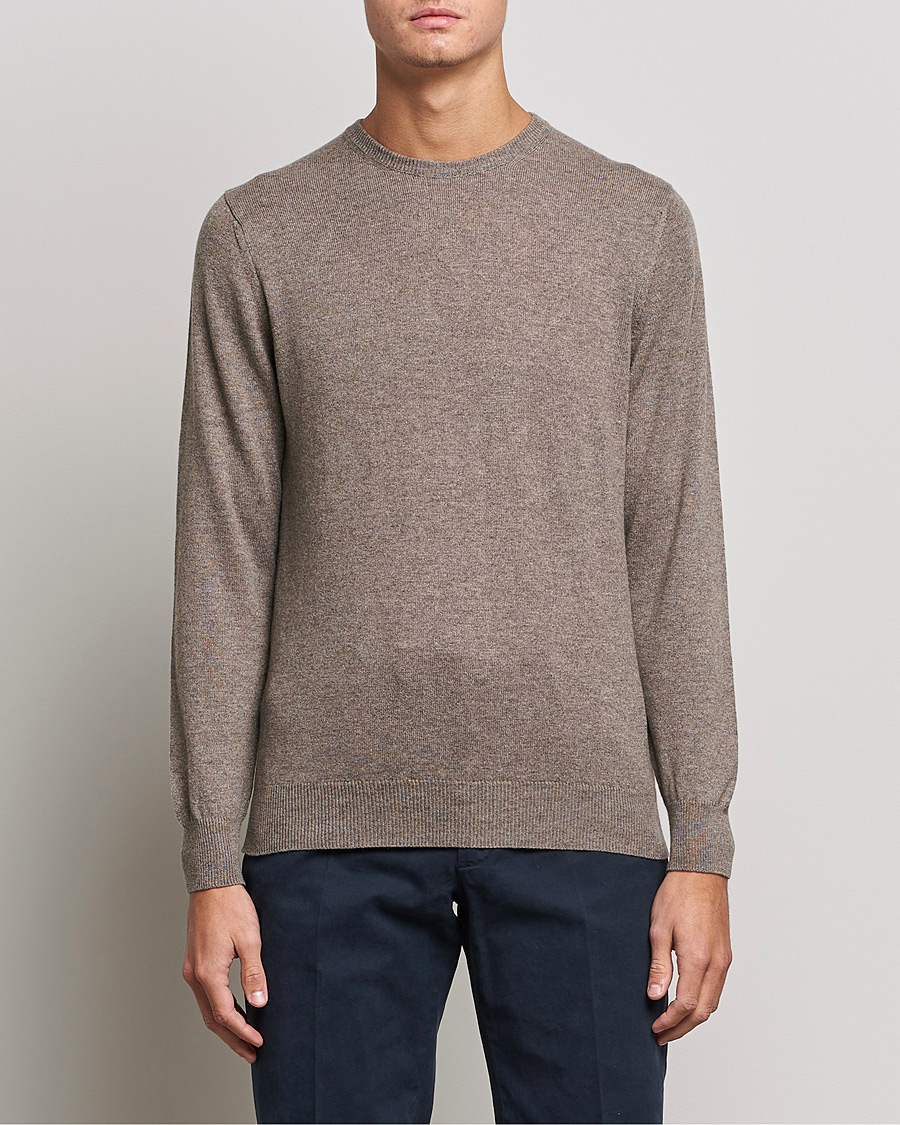 Mies | Puserot | Piacenza Cashmere | Cashmere Crew Neck Sweater Brown
