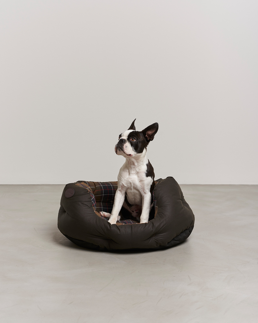 Mies | Lifestyle | Barbour Lifestyle | Wax Cotton Dog Bed 24' Olive