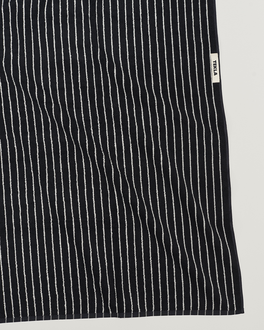 Mies | Pyyhkeet | Tekla | Organic Terry Bath Towel Black Stripe