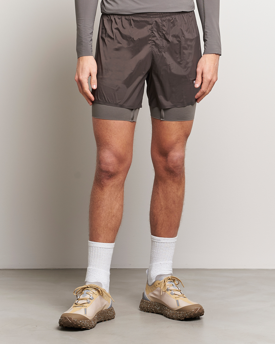 Mies | Tekniset shortsit | Satisfy | CoffeeThermal 8 Inch Shorts Quicksand