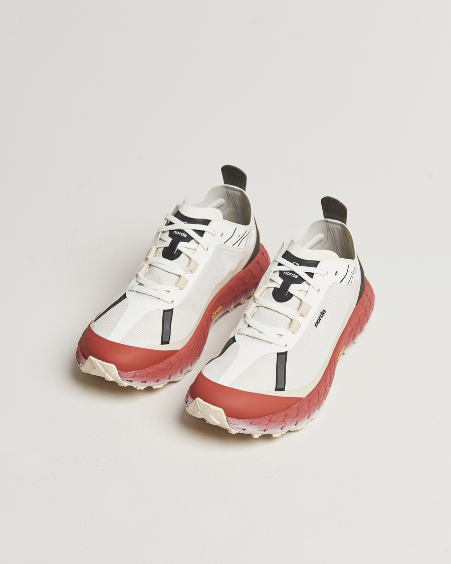 Mies | Vaelluskengät | Norda | 001 Running Sneakers Mars