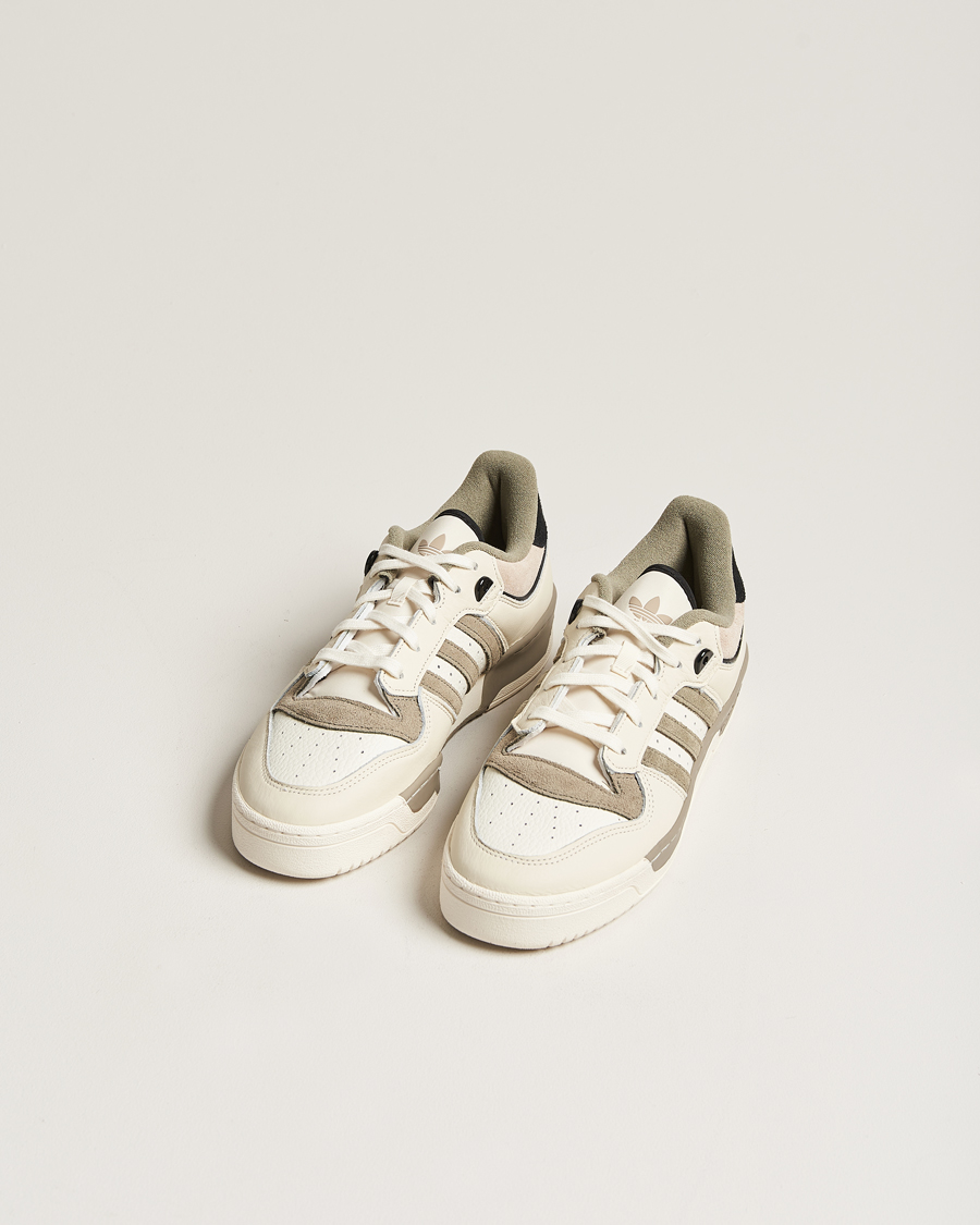 Mies | Matalavartiset tennarit | adidas Originals | Rivalry 86 Sneaker Off White/Black