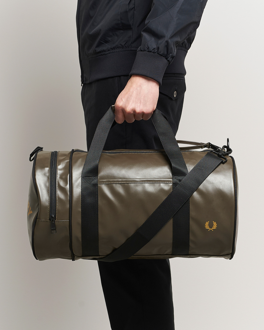 Mies | Best of British | Fred Perry | Tonal Classic Barrel Bag Uniform Green