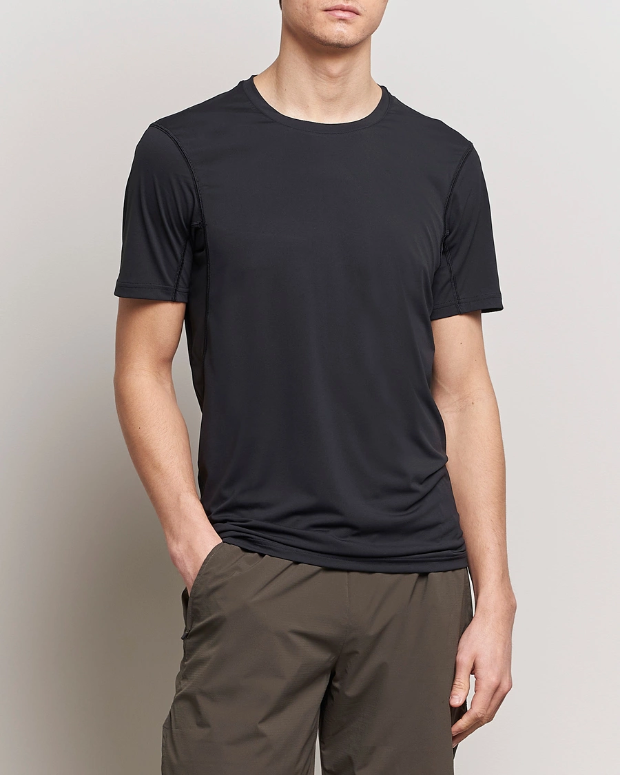 Mies |  | Houdini | Pace Air Featherlight T-Shirt True Black