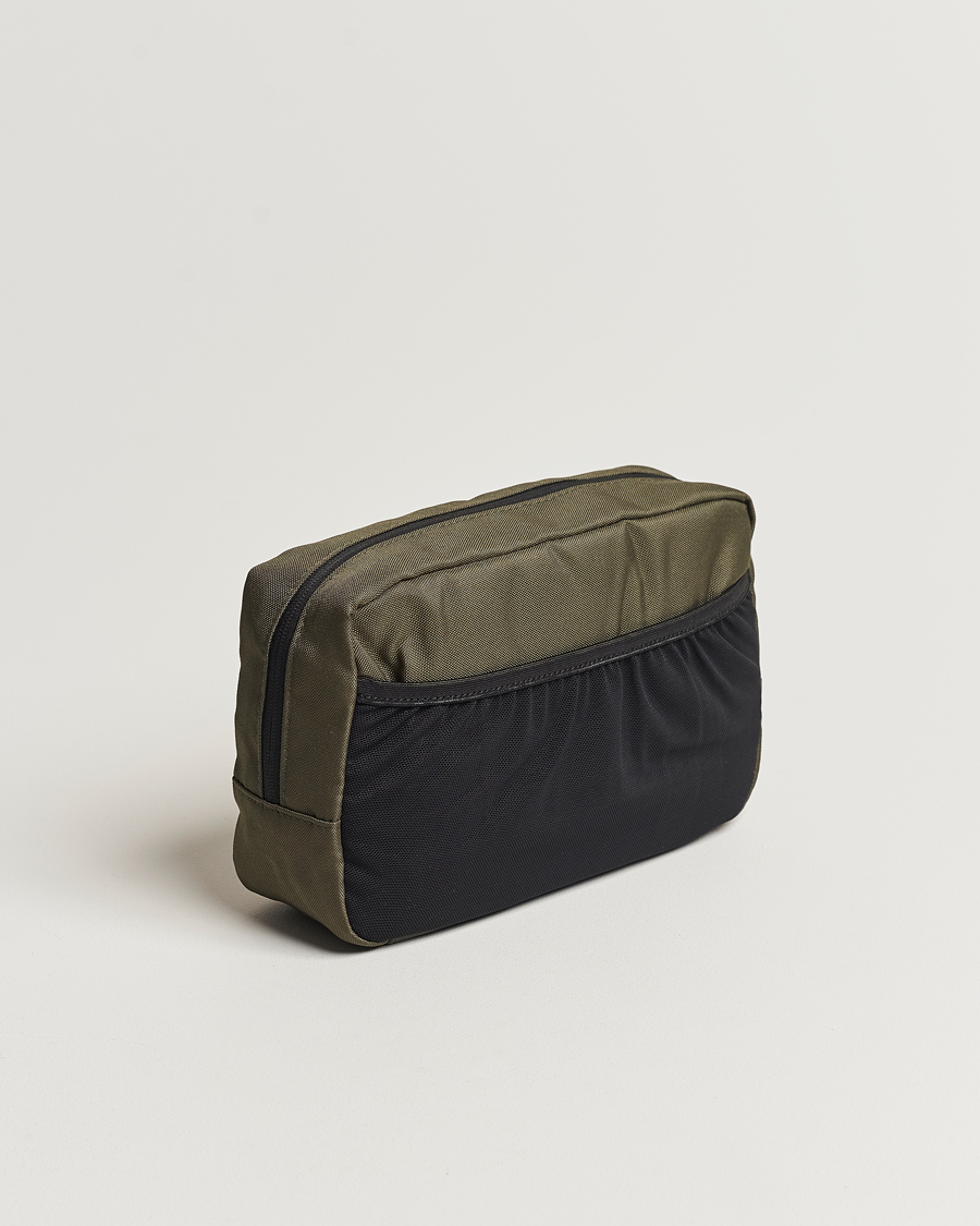 Mies |  | Barbour Lifestyle | Arwin Washbag Olive