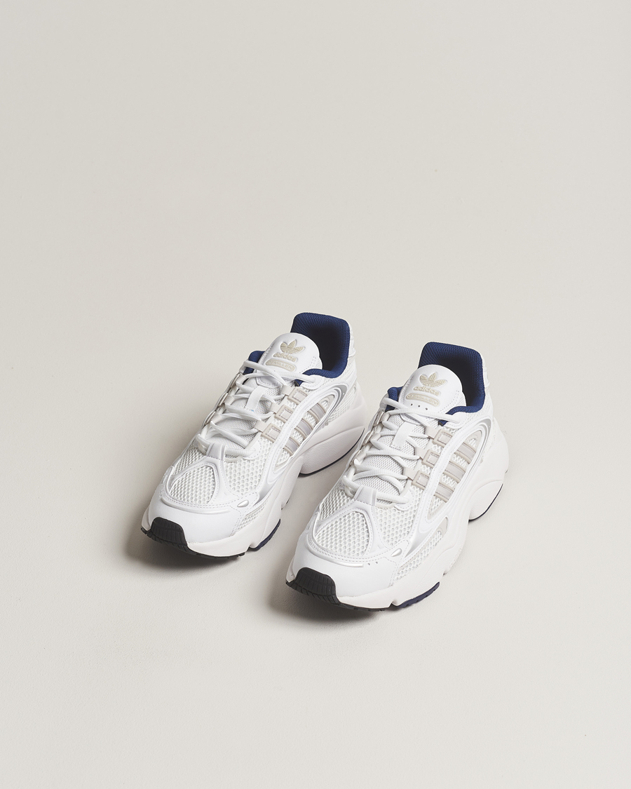 Mies | adidas Originals | adidas Originals | Ozmillen Running Sneaker Won White