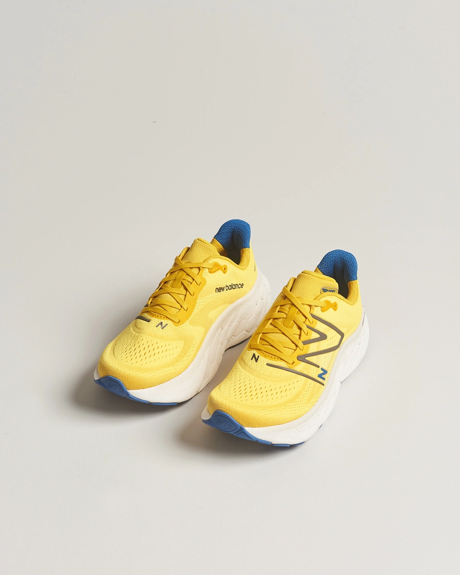 Mies | Juoksukengät | New Balance Running | Fresh Foam X More v4 Ginger Lemon