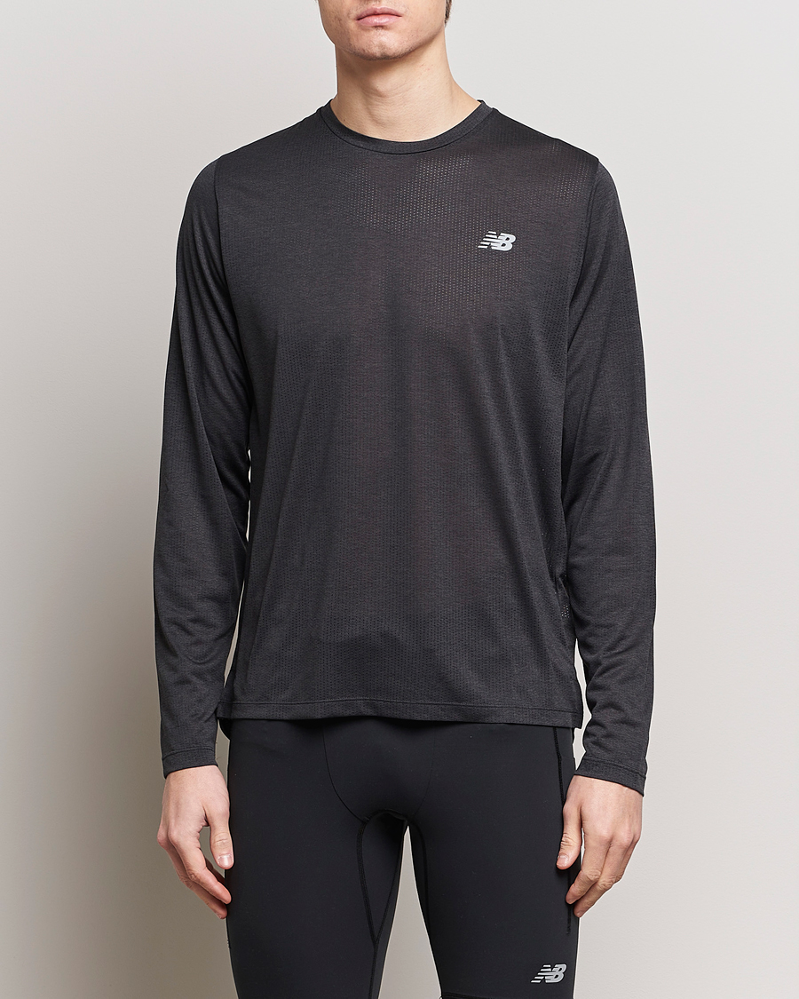 Mies | T-paidat | New Balance Running | Athletics Run Long Sleeve T-Shirt Black
