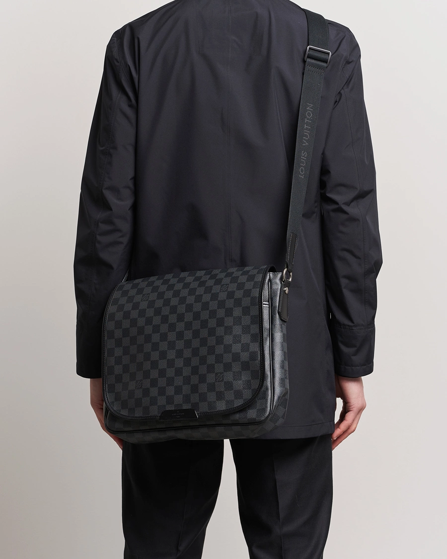 Mies | Louis Vuitton Pre-Owned | Louis Vuitton Pre-Owned | Daniel MM Satchel Leather Bag Damier Graphite