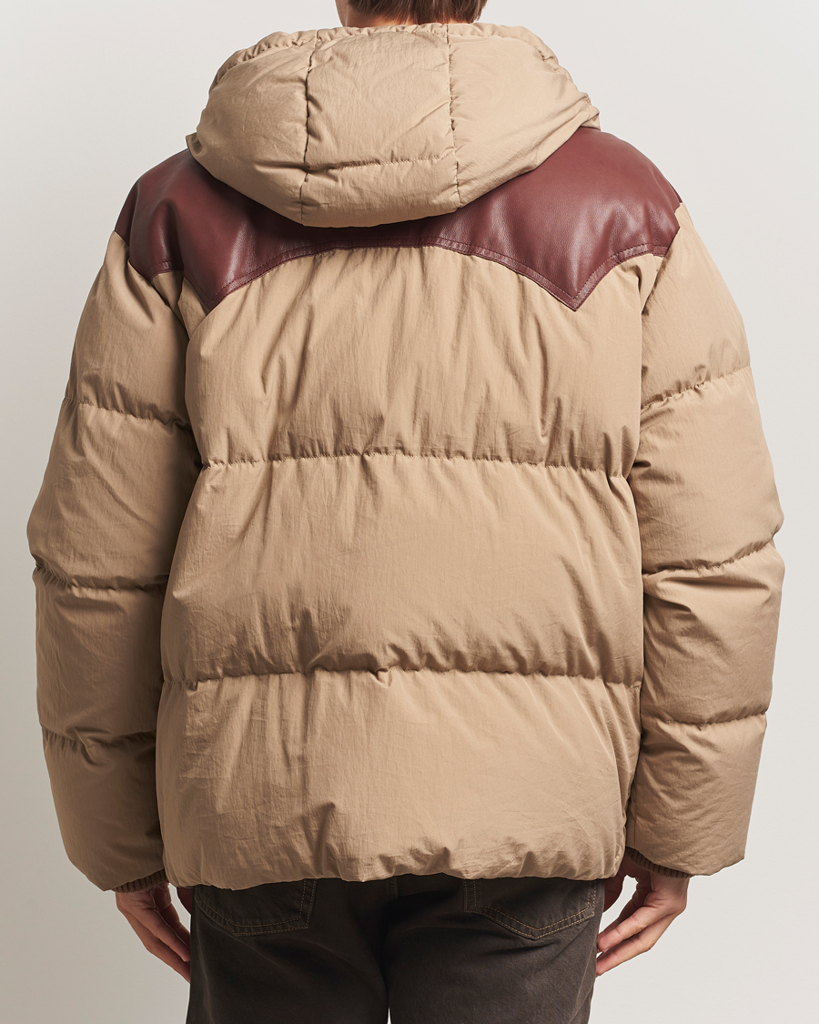 Mies | Takit | GANT 240 Mulberry Street | Cotton Down Hooded Jacket Carmel Beige