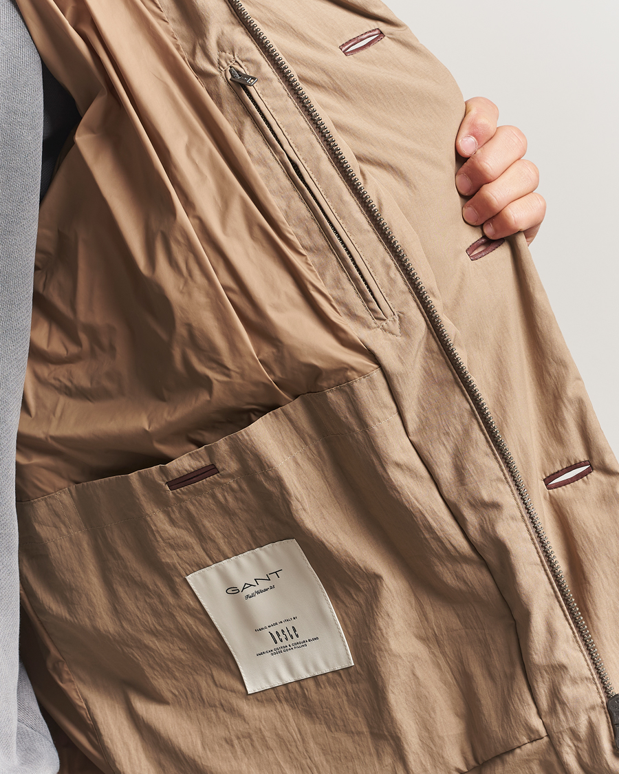 Mies | Takit | GANT 240 Mulberry Street | Cotton Down Hooded Jacket Carmel Beige