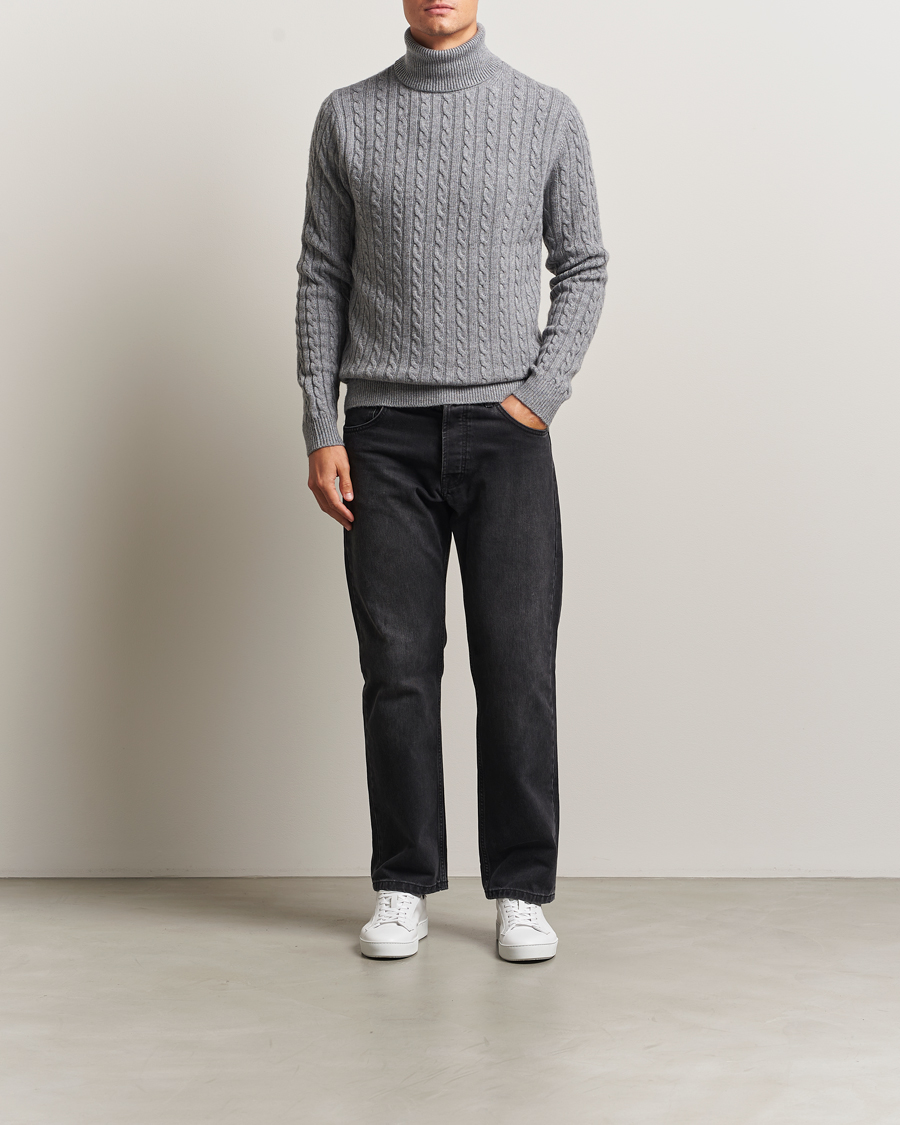 Mies | Puserot | Tiger of Sweden | Wilde Wool/Cashmere Knitted Sweater Light Grey Melange