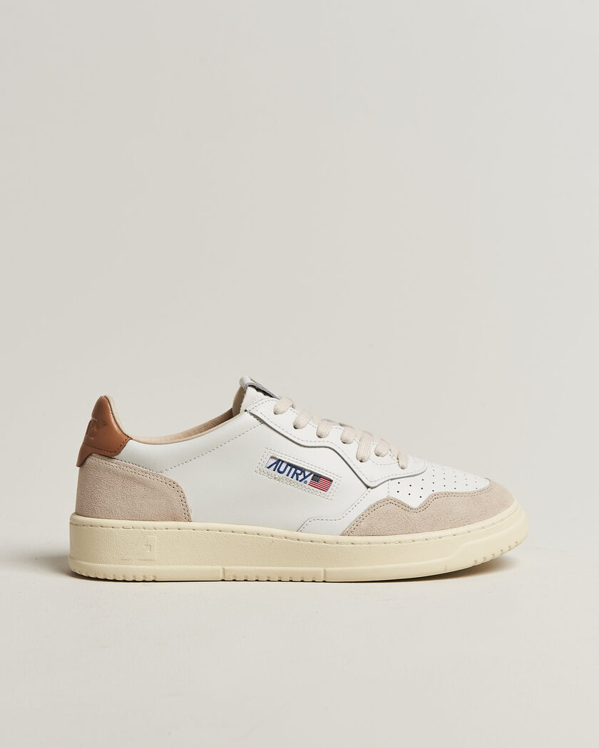 Autry Medalist Low Leather/Suede Sneaker White/Lion – Valkoinen