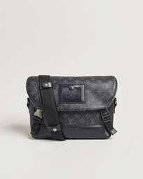  Messenger Voyager PM Bag Monogram Eclipse