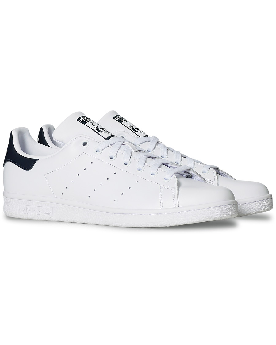 white navy stan smith