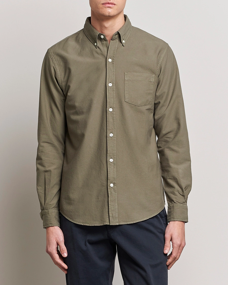 Mies | Rennot | Colorful Standard | Classic Organic Oxford Button Down Shirt Dusty Olive