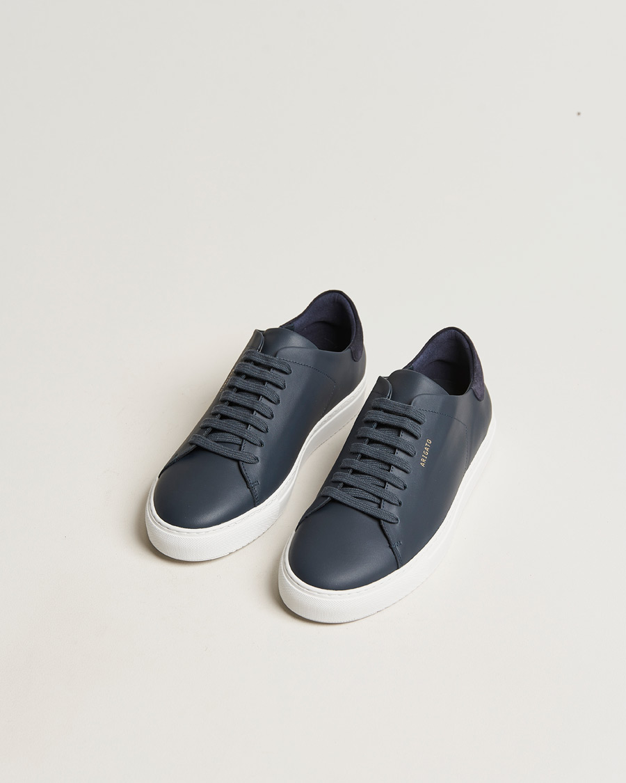 Axel Arigato Clean 90 Sneaker Navy Leather osoitteesta CareOfCarl.fi