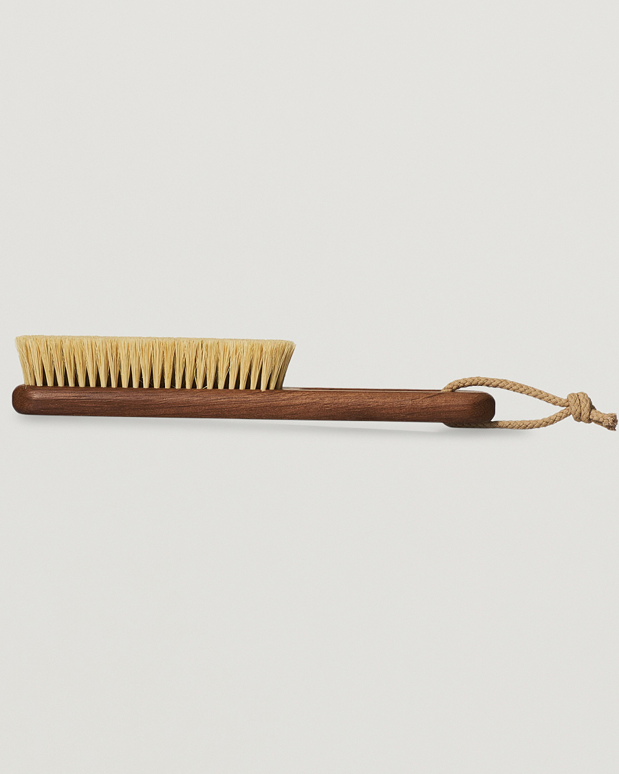 Mies | Care with Carl | Steamery | Vegan Clothing Brush 