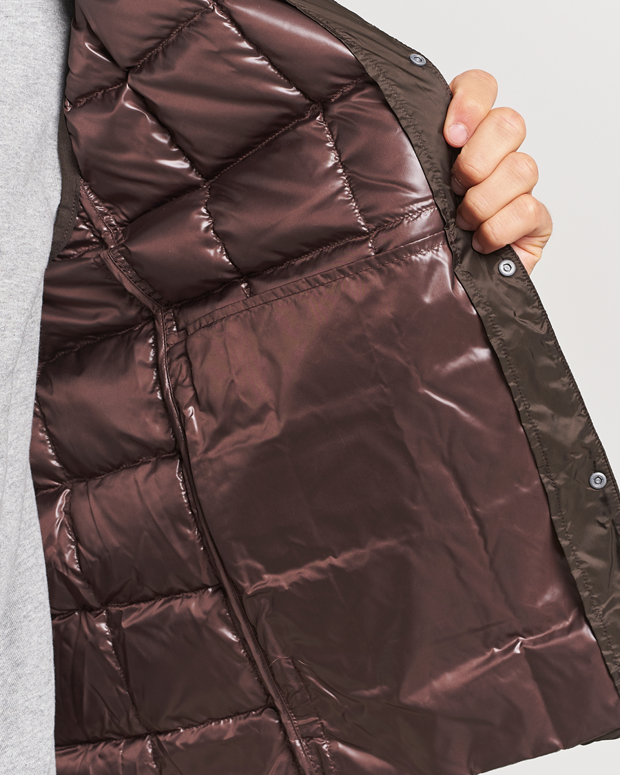 Mies | Takit | TAION | V-Neck Lightweight Down Vest Dark Choco