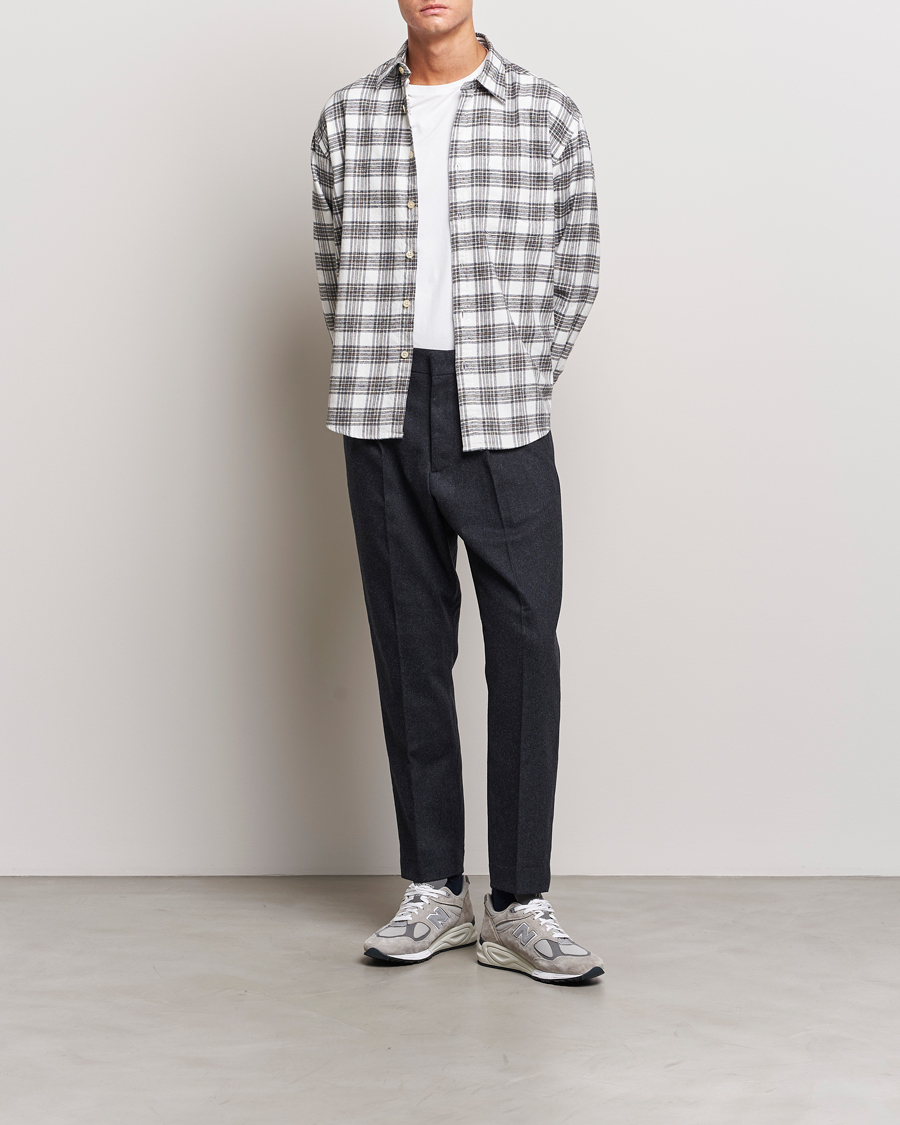 Mies | Housut | NN07 | Bill Brushed Flannel Pleated Trousers Navy Blue