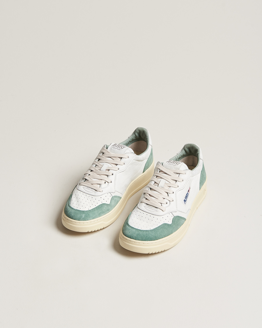 Mies | Matalavartiset tennarit | Autry | Medalist Low Goat/Suede Sneaker White/Military
