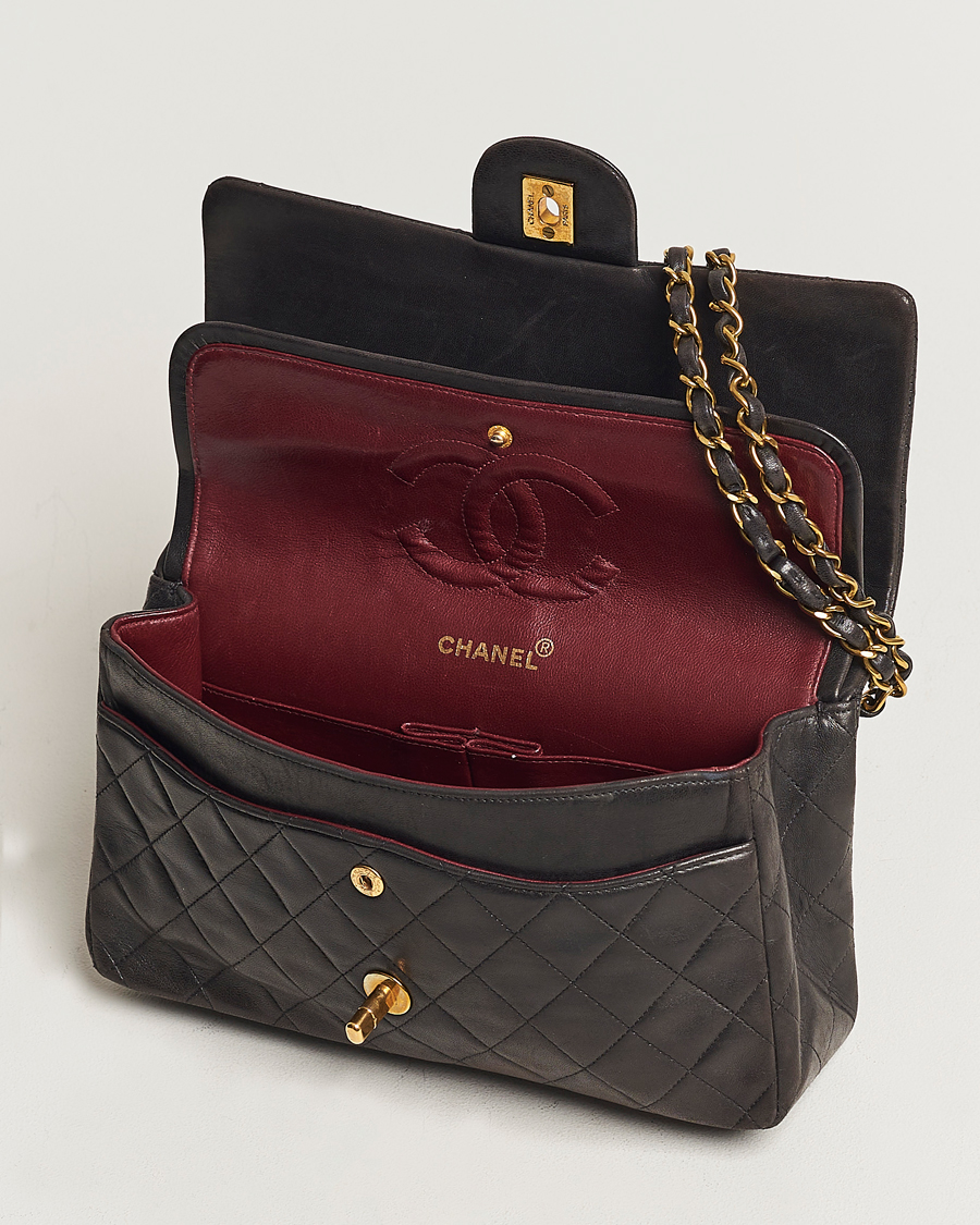 Mies | Chanel Pre-Owned Classic Medium Flap Bag Calf Leather Black | Chanel Pre-Owned | Classic Medium Flap Bag Calf Leather Black