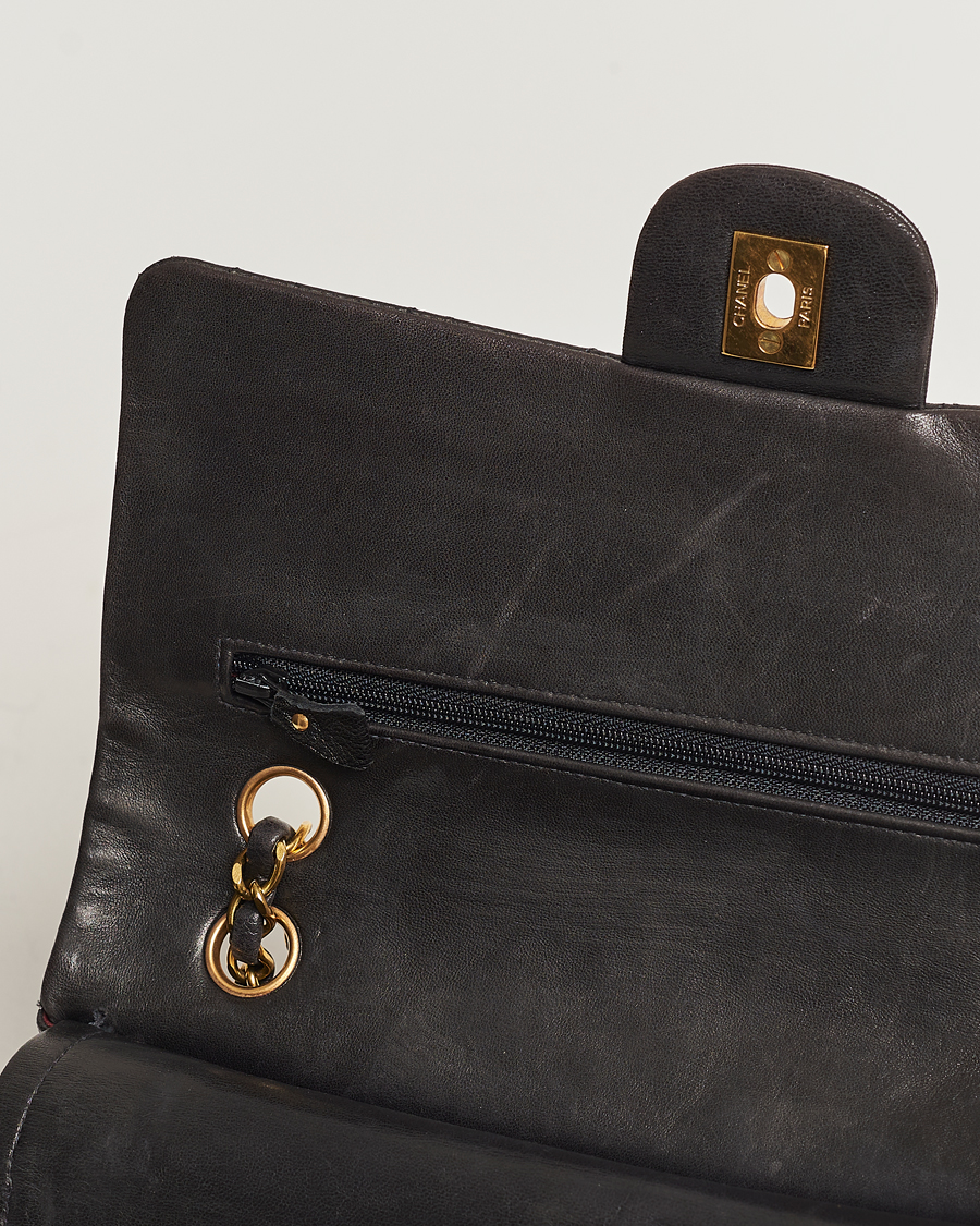 Mies | Chanel Pre-Owned Classic Medium Flap Bag Calf Leather Black | Chanel Pre-Owned | Classic Medium Flap Bag Calf Leather Black