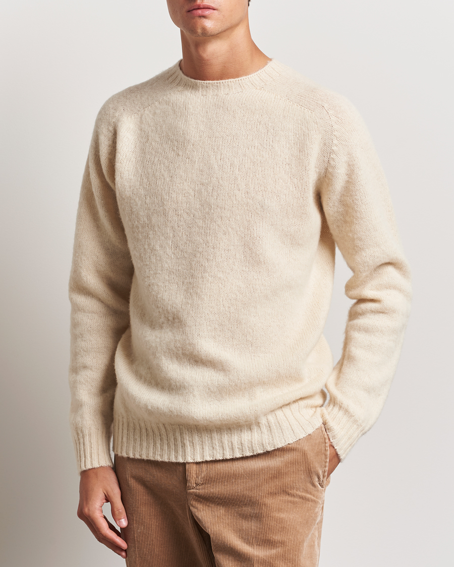 Mies | Neuleet | Harley Of Scotland | Brushed Supersoft Lambswool Crewneck Cream