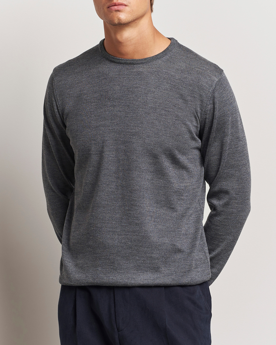 Mies | O-aukkoiset neulepuserot | Morgano | Extra Fine Merino Wool Crewneck Mid Grey