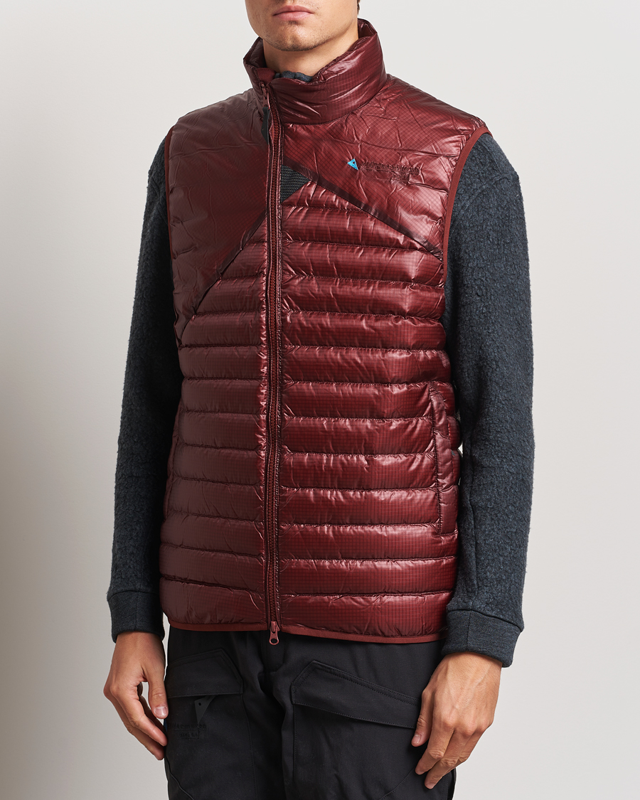 Mies |  | Klättermusen | Lopt Lightweight Down Vest Madder Red