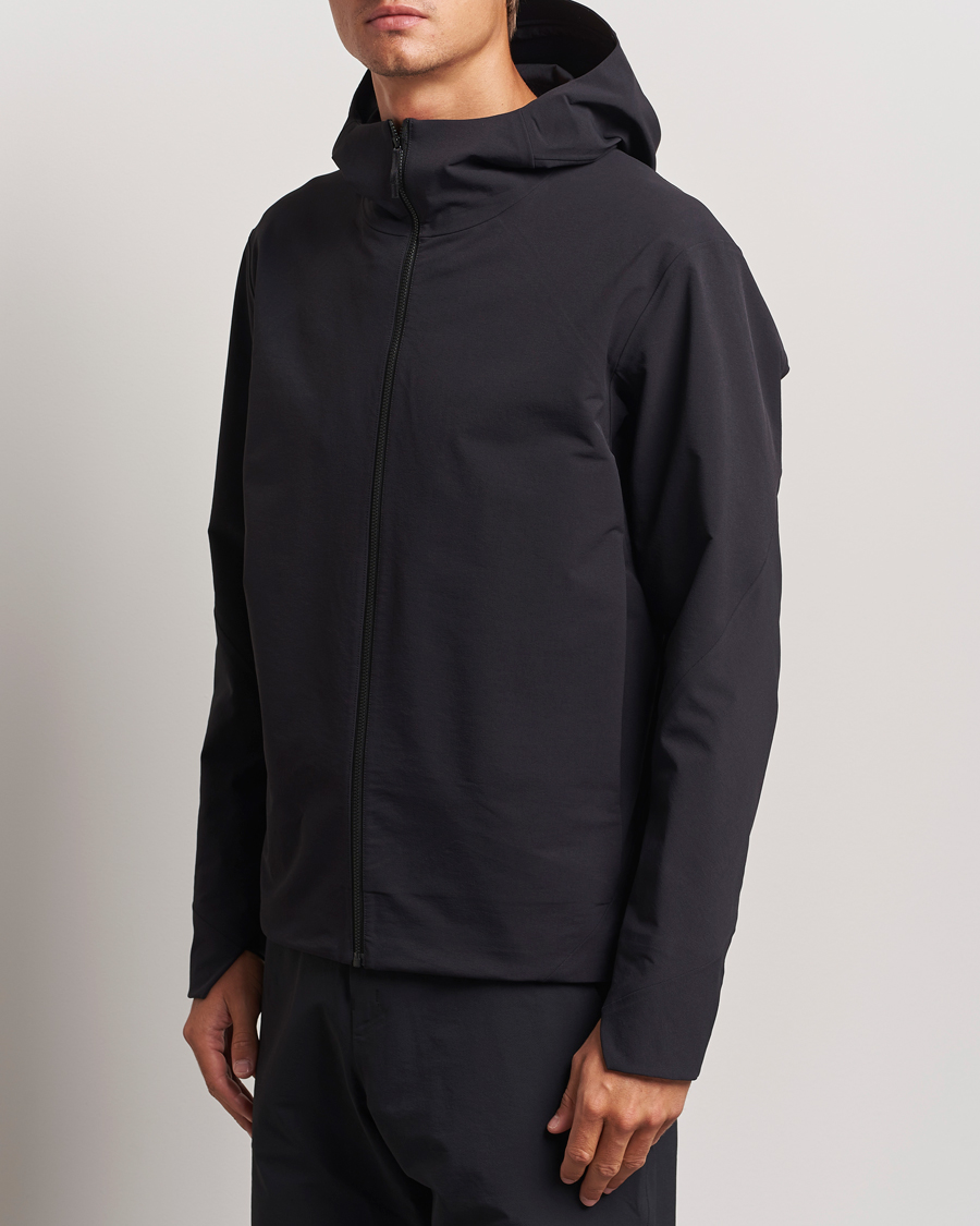 Mies |  | Arc\'teryx Veilance | Isogon GORE-TEX Hooded Shell Jacket Black