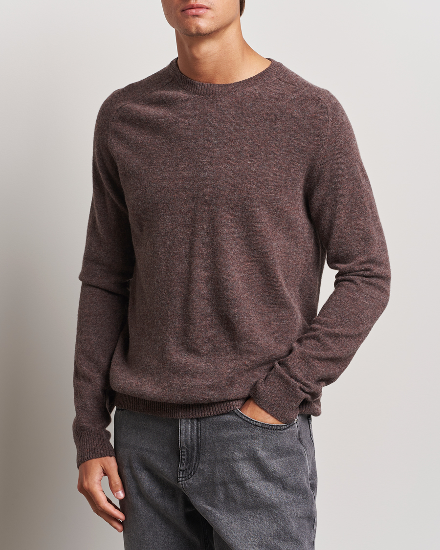 Mies | Neuleet | KnowledgeCotton Apparel | Lambswool Roundneck Brown