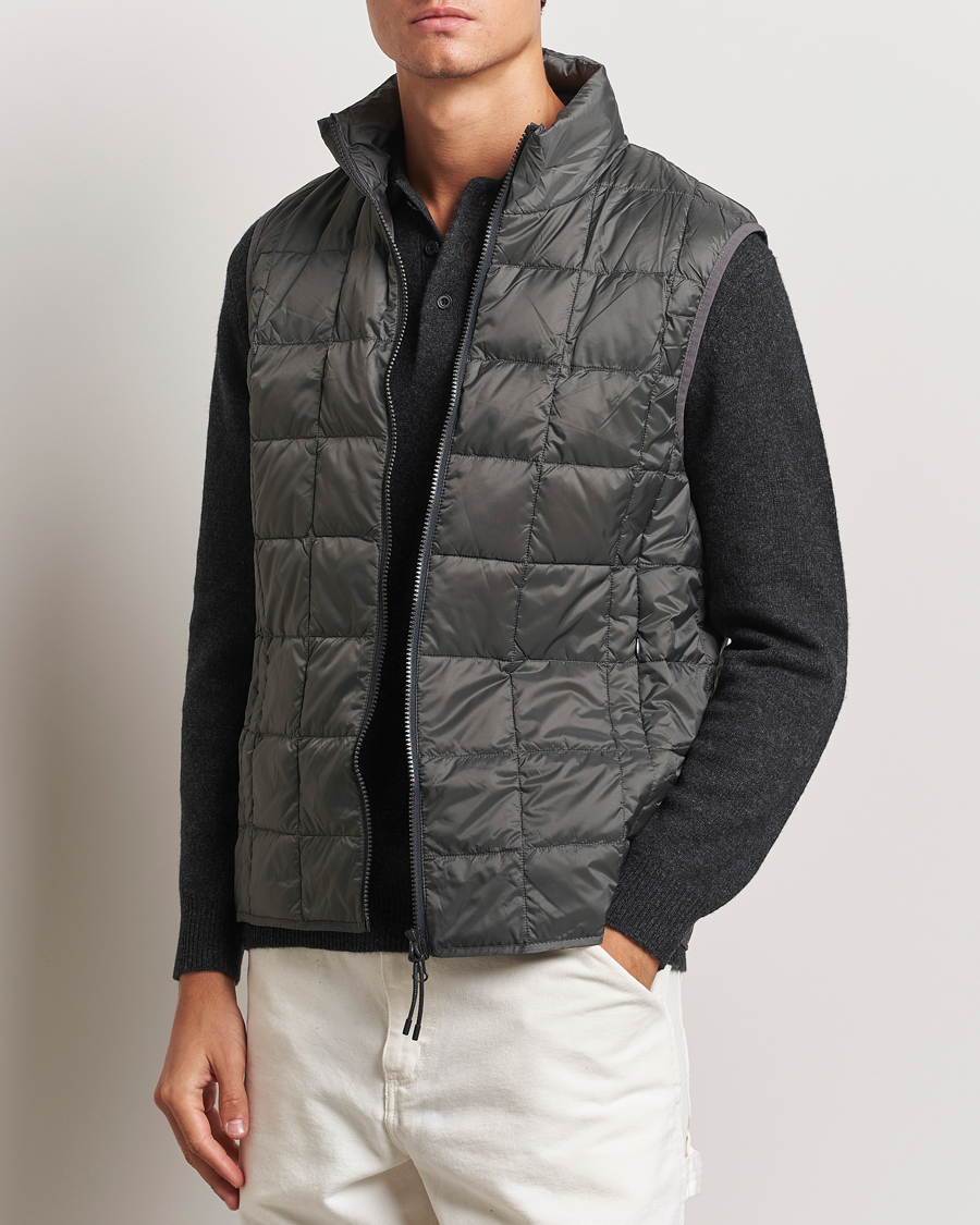 Mies | Ulkoliivit | TAION | High Neck Full Zip Lightweight Down Vest Charcoal