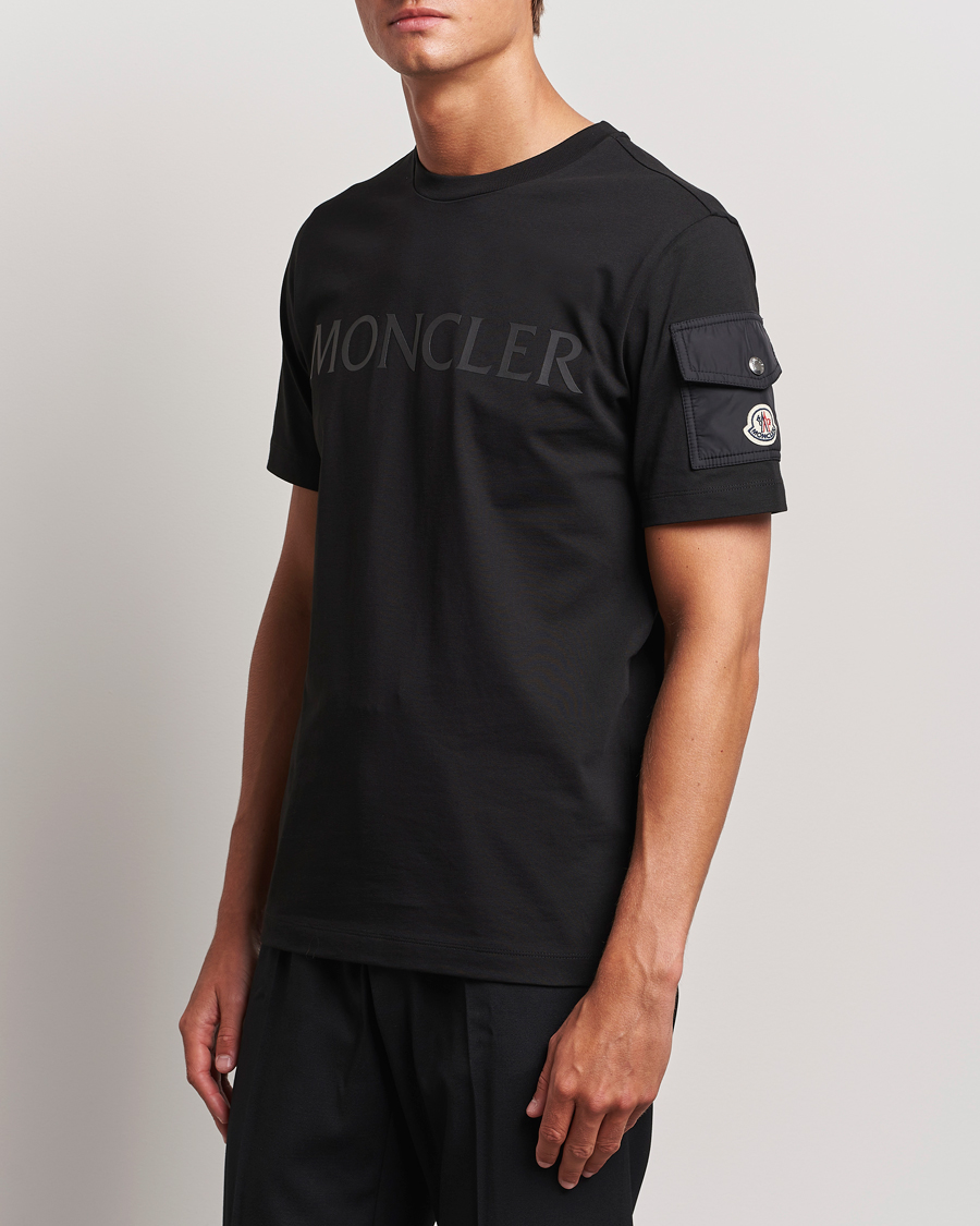 Mies |  | Moncler | Sleeve Pocket T-Shirt Black