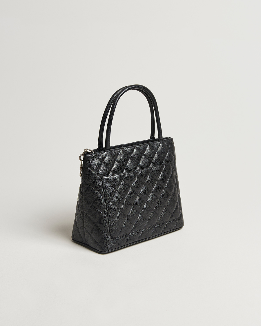 Mies | Gifts for Her | Chanel Pre-Owned | Médallion Tote Bag Black Caviar