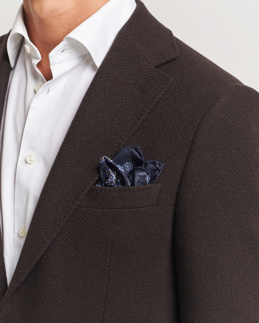 Mies |  | Amanda Christensen | Silk Twill Printed Flower Pocket Square Navy