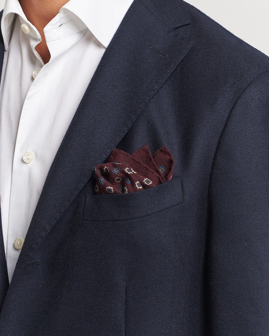 Mies |  | Amanda Christensen | Wool Flannel Printed Flower Pocket Square Wine