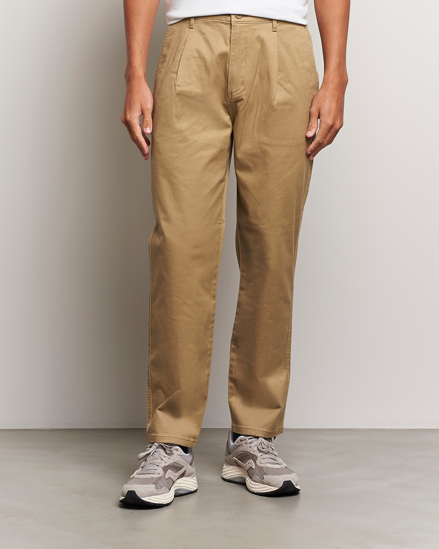 Mies |  | Dockers | Original Pleated Cotton Chino Harvest Gold