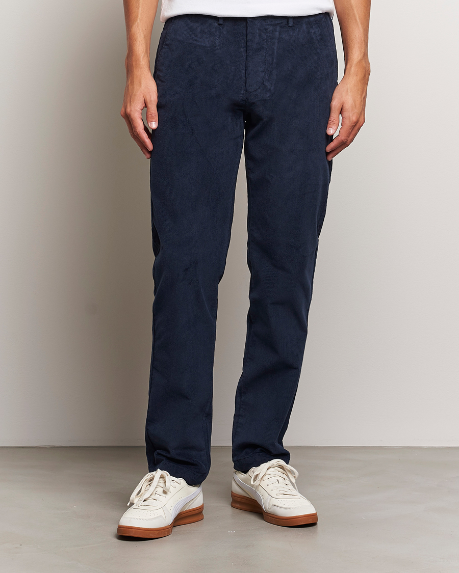 Mies |  | Dockers | Slim Cotton Corduroy Chino Navy