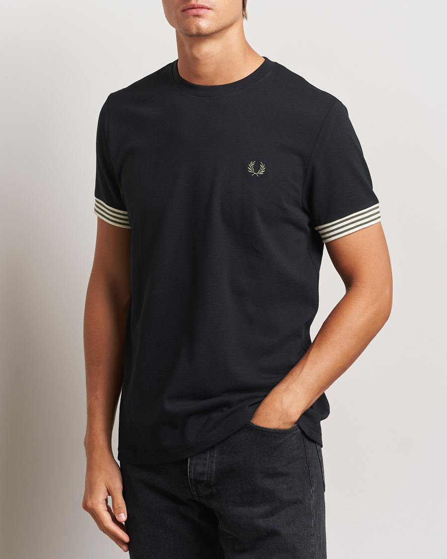 Mies |  | Fred Perry | Striped Cuff Crew Neck T-Shirt Black