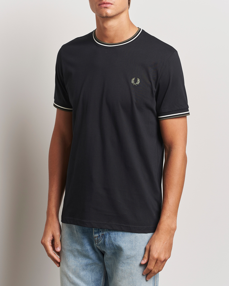 Mies |  | Fred Perry | Twin Tipped T-Shirt Black