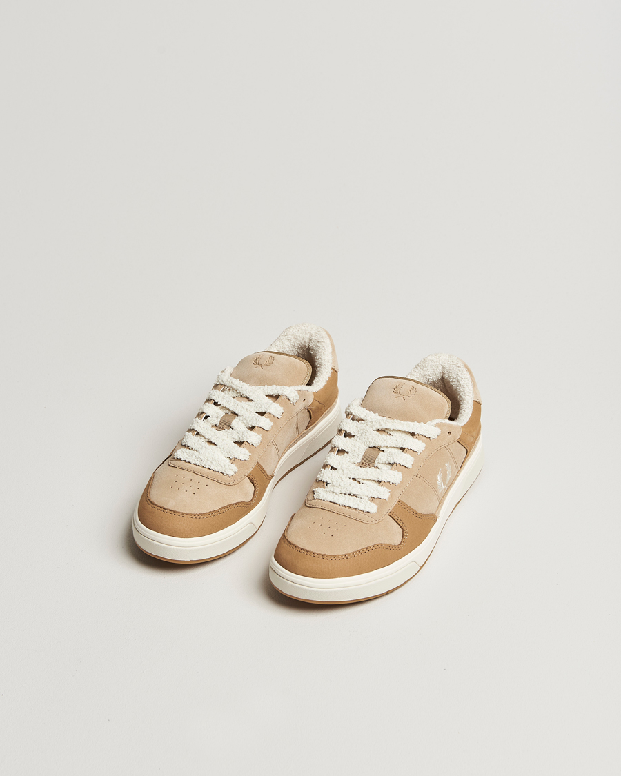 Mies |  | Fred Perry | B300 Textured Nubuck/Suede Sneaker Warmstone/Ecru