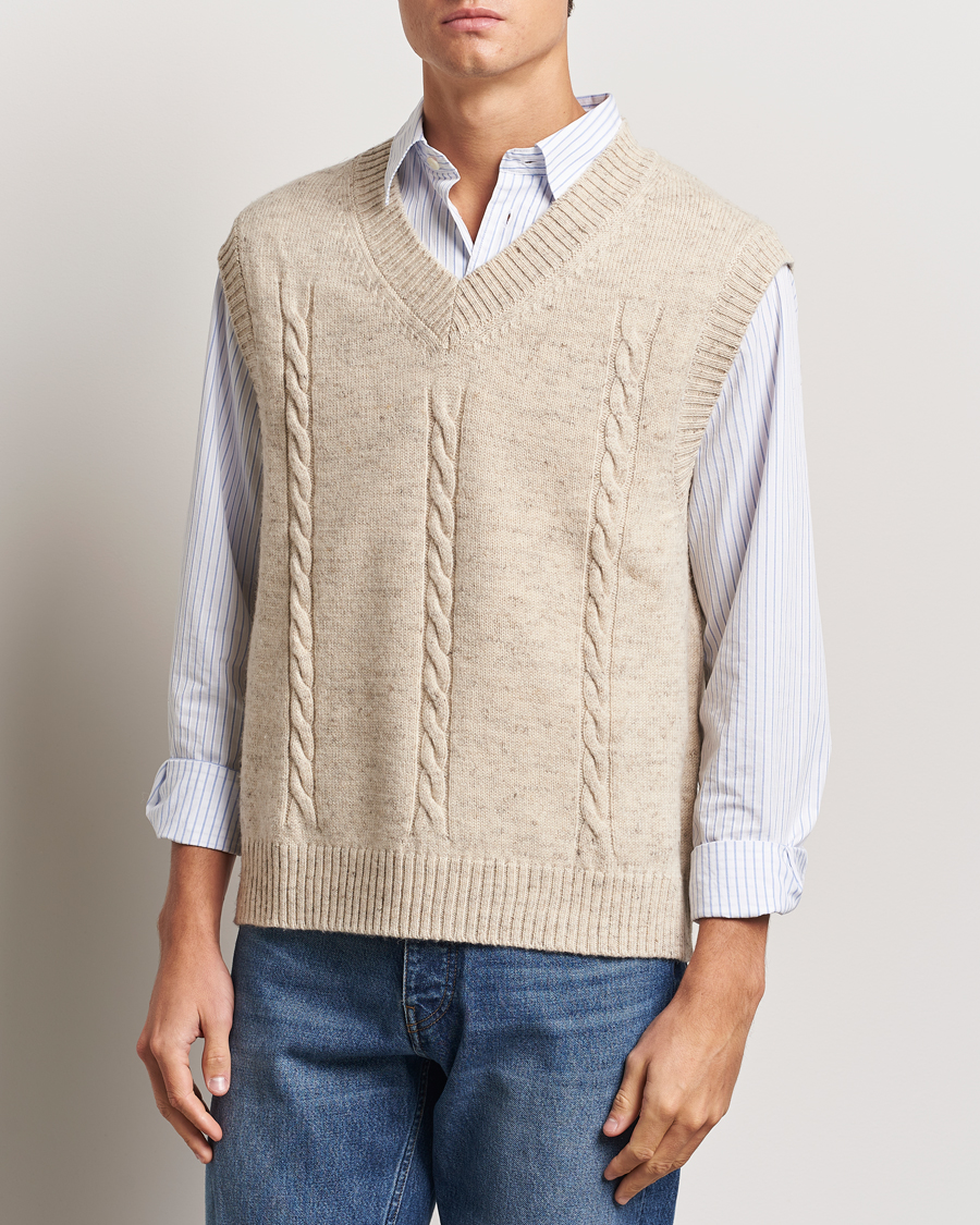 Mies |  | GANT | Cable Knitted V-Neck Vest Seed Melange