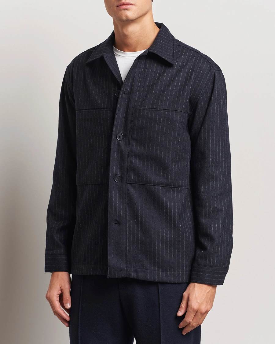 Mies |  | NN07 | Isak Wool Overshirt Navy Blue Pinstripe