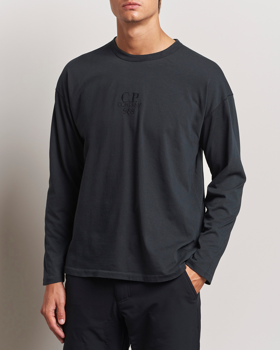 Mies |  | C.P. Company | Box Fit Tonal Logo Long Sleeve T-shirt Washed Black