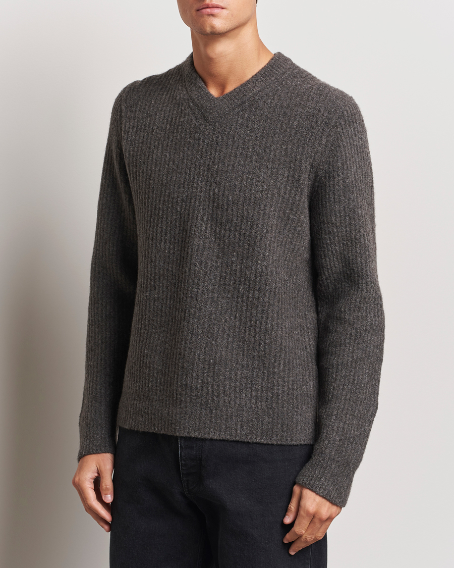 Mies |  | Samsøe Samsøe | Koji Rib Knitted V-Neck Volcanic Ash